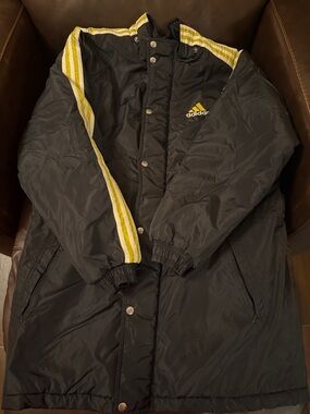 ADIDAS Long Logo Puffer Jacket Stadium Vintage Size M black Buttons zipper